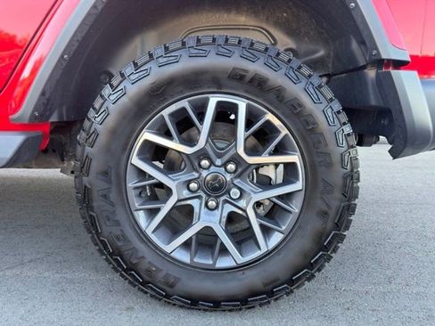 Used 2024 Jeep Wrangler Unlimited Sahara AWD/4WD image 26