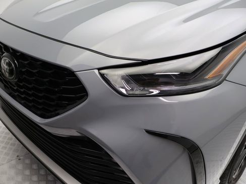 Certified 2025 Toyota Highlander XSE image 3
