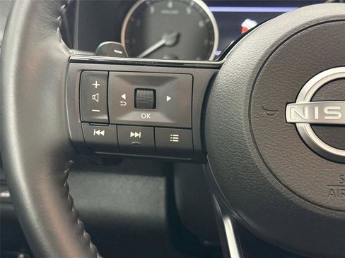 Used 2025 Nissan Pathfinder SL w/ SL Premium Package FWD image 18