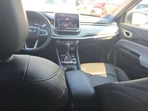 Used 2023 Jeep Compass Latitude AWD/4WD image 7