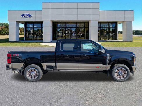 New 2026 Ford F350 King Ranch w/ FX4 Off-Road Package AWD/4WD image 4