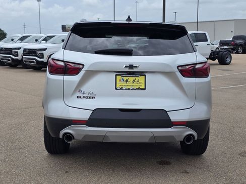Used 2022 Chevrolet Blazer LT w/ Redline Edition FWD image 6