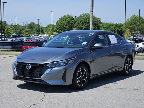 Used 2025 Nissan Sentra SV FWD image 2
