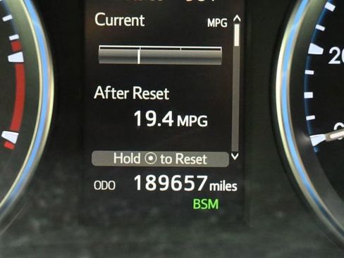 Used 2019 Toyota Highlander XLE FWD image 43