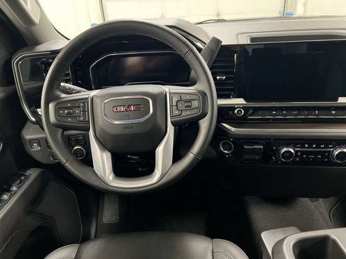 Used 2025 GMC Sierra 1500 SLT AWD/4WD image 11