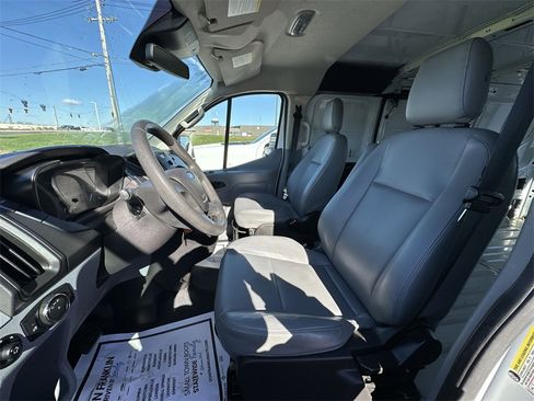 Used 2016 Ford Transit 250 130 Low Roof image 3