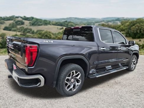 Used 2022 GMC Sierra 1500 SLT w/ SLT Convenience Package AWD/4WD image 9