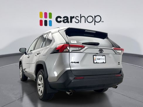 Used 2021 Toyota RAV4 LE AWD/4WD image 3