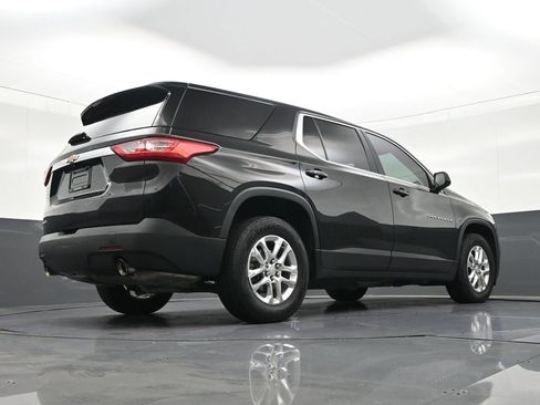 Used 2021 Chevrolet Traverse LS image 28