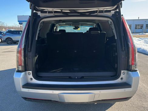 Used 2020 Cadillac Escalade ESV Luxury image 5