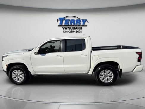 Used 2023 Nissan Frontier SV w/ SV Convenience Package image 3