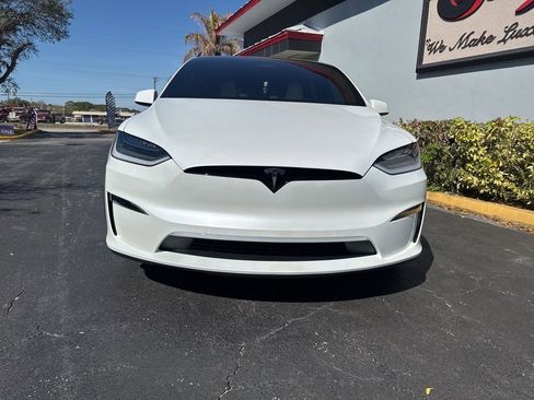 Used 2022 Tesla Model X image 2