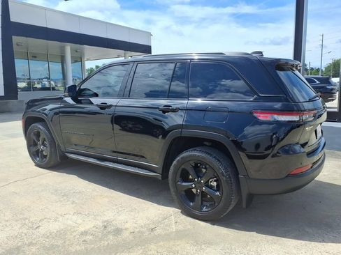 Used 2023 Jeep Grand Cherokee Limited w/ Black Appearance Package RWD image 4
