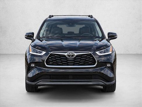 Used 2026 Toyota Highlander Limited AWD/4WD image 10