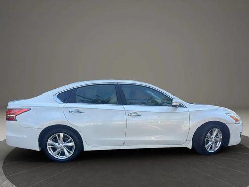 Used 2015 Nissan Altima 2.5 SL w/ Technology Package FWD image 5