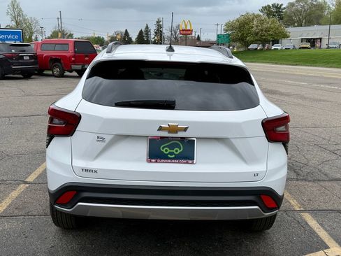 Certified 2024 Chevrolet Trax LT w/ Driver Confidence Package FWD image 4