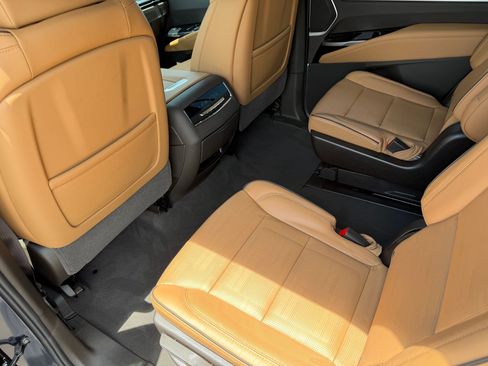 Used 2026 Cadillac Escalade Luxury w/ Touring Package AWD/4WD image 37