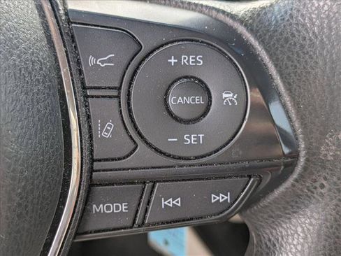 Used 2020 Toyota Camry LE FWD image 14