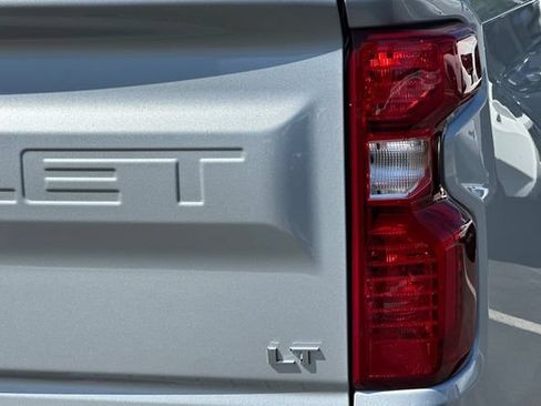 Used 2020 Chevrolet Silverado 1500 LT RWD image 28