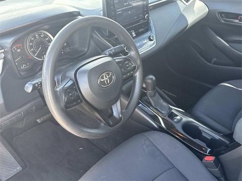 Used 2022 Toyota Corolla LE image 29