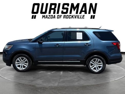 Used 2018 Ford Explorer XLT w/ Equipment Group 202A AWD/4WD image 3