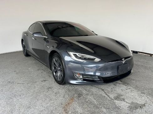 Used 2019 Tesla Model S 75D AWD/4WD image 2