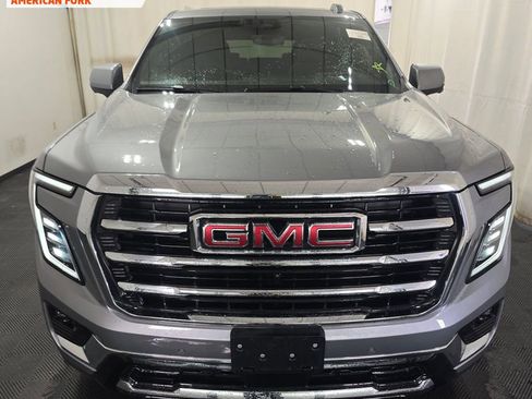 Used 2025 GMC Yukon Elevation w/ Elevation Premium Package AWD/4WD image 2