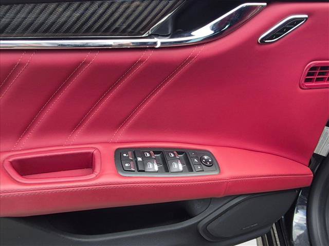 Used 2022 Maserati Quattroporte Trofeo RWD image 11