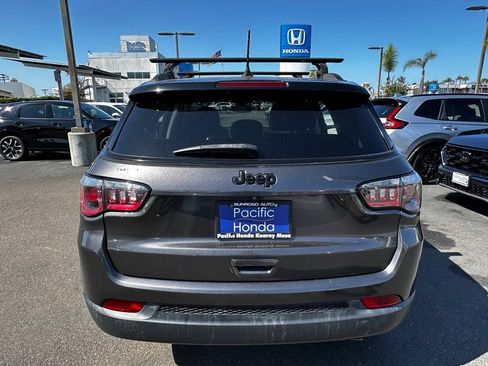 Used 2019 Jeep Compass Latitude FWD image 7