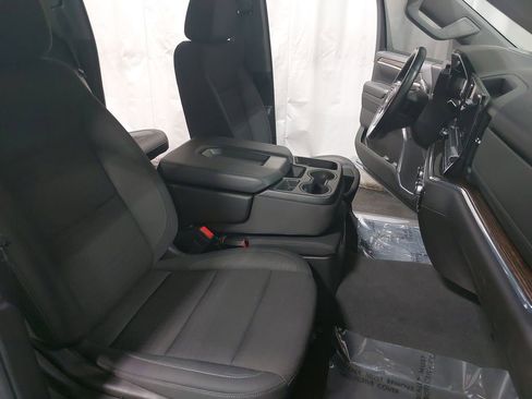 Used 2024 GMC Sierra 1500 SLE image 10