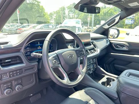 Used 2023 Chevrolet Tahoe Z71 w/ Luxury Package AWD/4WD image 10