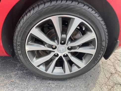 Used 2020 Hyundai Elantra GT FWD image 29