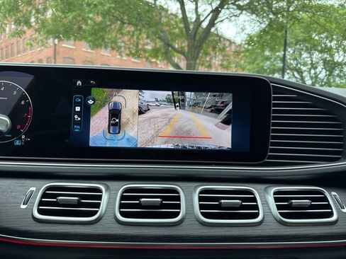 Certified 2025 Mercedes-Benz GLS 450 4MATIC image 30