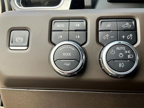 Used 2025 GMC Sierra 2500 Denali w/ Denali Reserve Package image 16