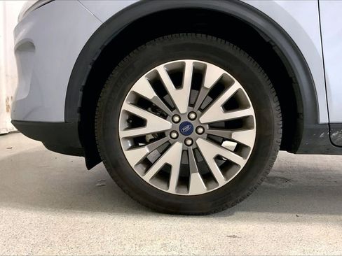 Used 2022 Ford Escape Titanium w/ Class II Trailer Tow Package image 6