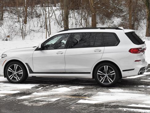 Used 2020 BMW X7 xDrive40i w/ M Sport Package image 5