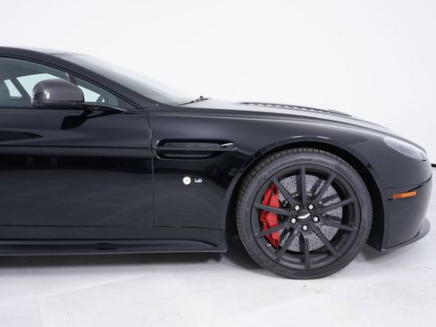 Used 2015 Aston Martin V12 Vantage S RWD image 14