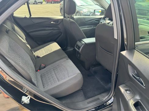 Used 2023 Chevrolet Equinox LT w/ Driver Convenience Package image 17