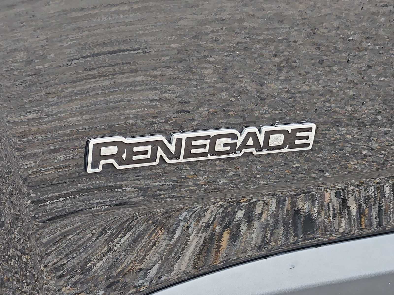 Used 2023 Jeep Renegade Latitude AWD/4WD image 12