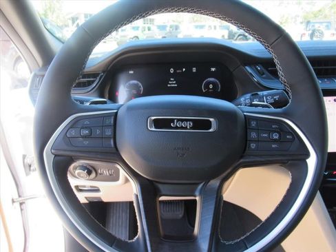 New 2026 Jeep Grand Cherokee Limited w/ Luxury Tech Group II RWD image 20