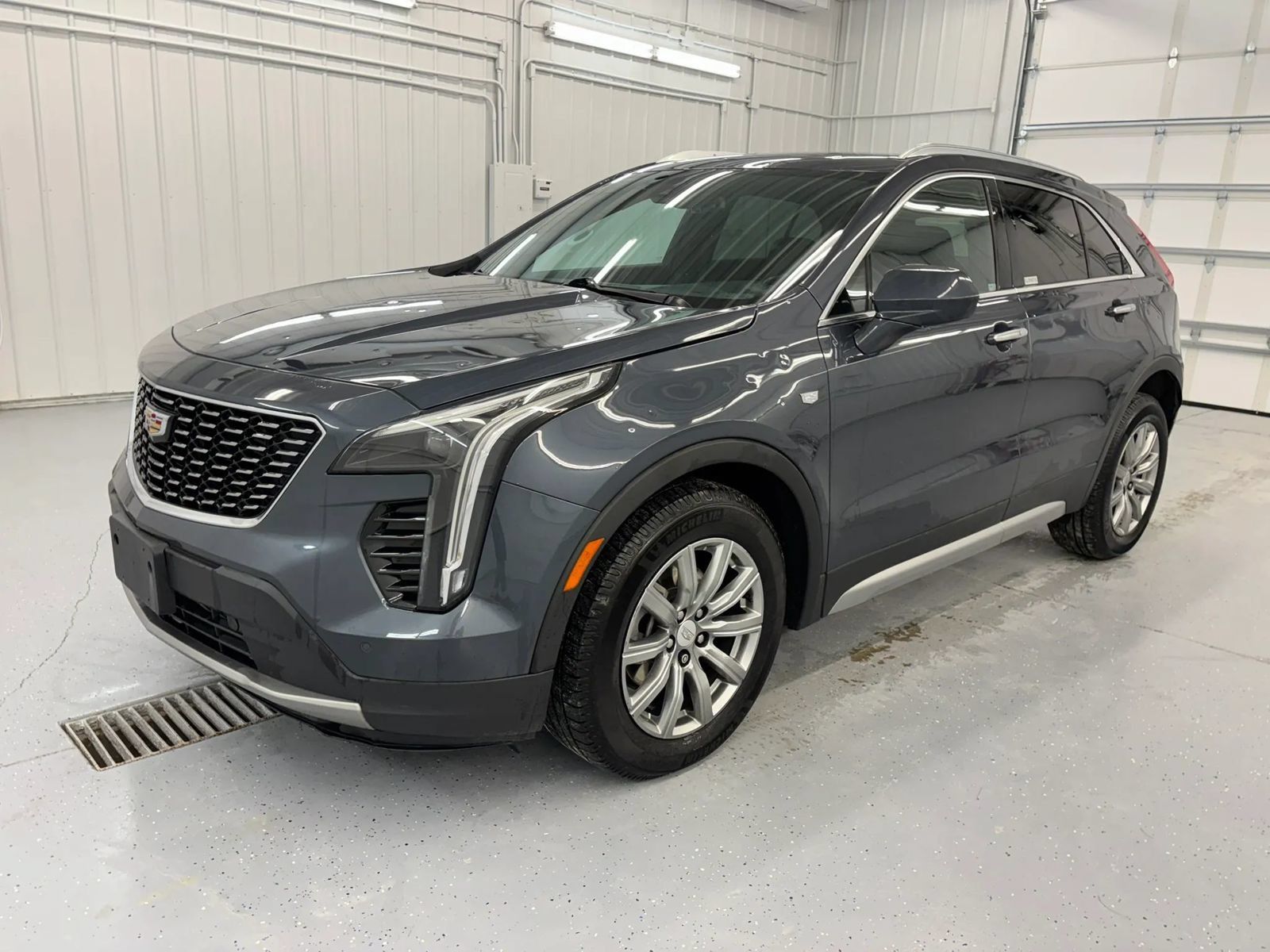 Used 2020 Cadillac XT4 Premium Luxury w/ Technology Package FWD image 13