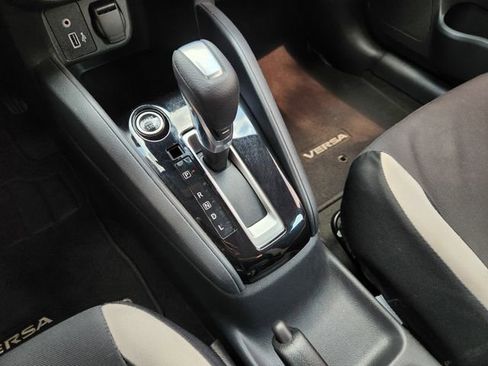 Used 2021 Nissan Versa SV image 16