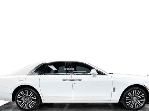 Used 2021 Rolls-Royce Ghost image 2
