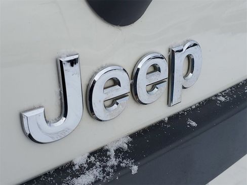 Used 2009 Jeep Grand Cherokee Laredo w/ Trailer Tow Group image 27