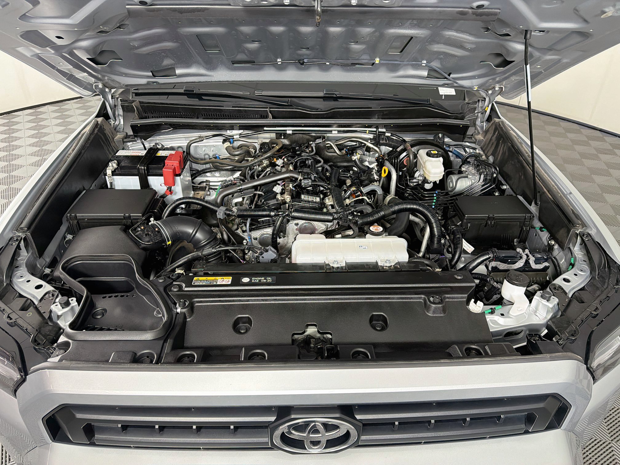 Used 2025 Toyota 4Runner SR5 AWD/4WD image 33