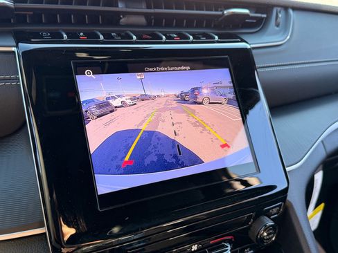 New 2026 Jeep Grand Cherokee Laredo AWD/4WD image 17
