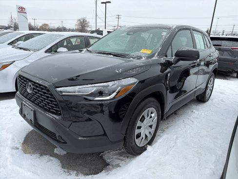 Used 2023 Toyota Corolla Cross L image 4