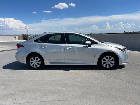 Used 2025 Toyota Corolla LE FWD image 3