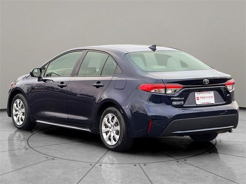 Used 2021 Toyota Corolla LE image 4