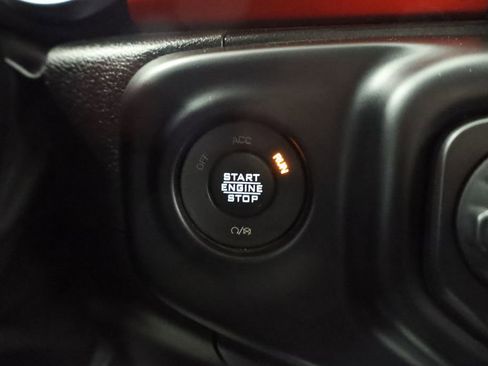 Certified 2021 Jeep Wrangler Unlimited Rubicon AWD/4WD image 39